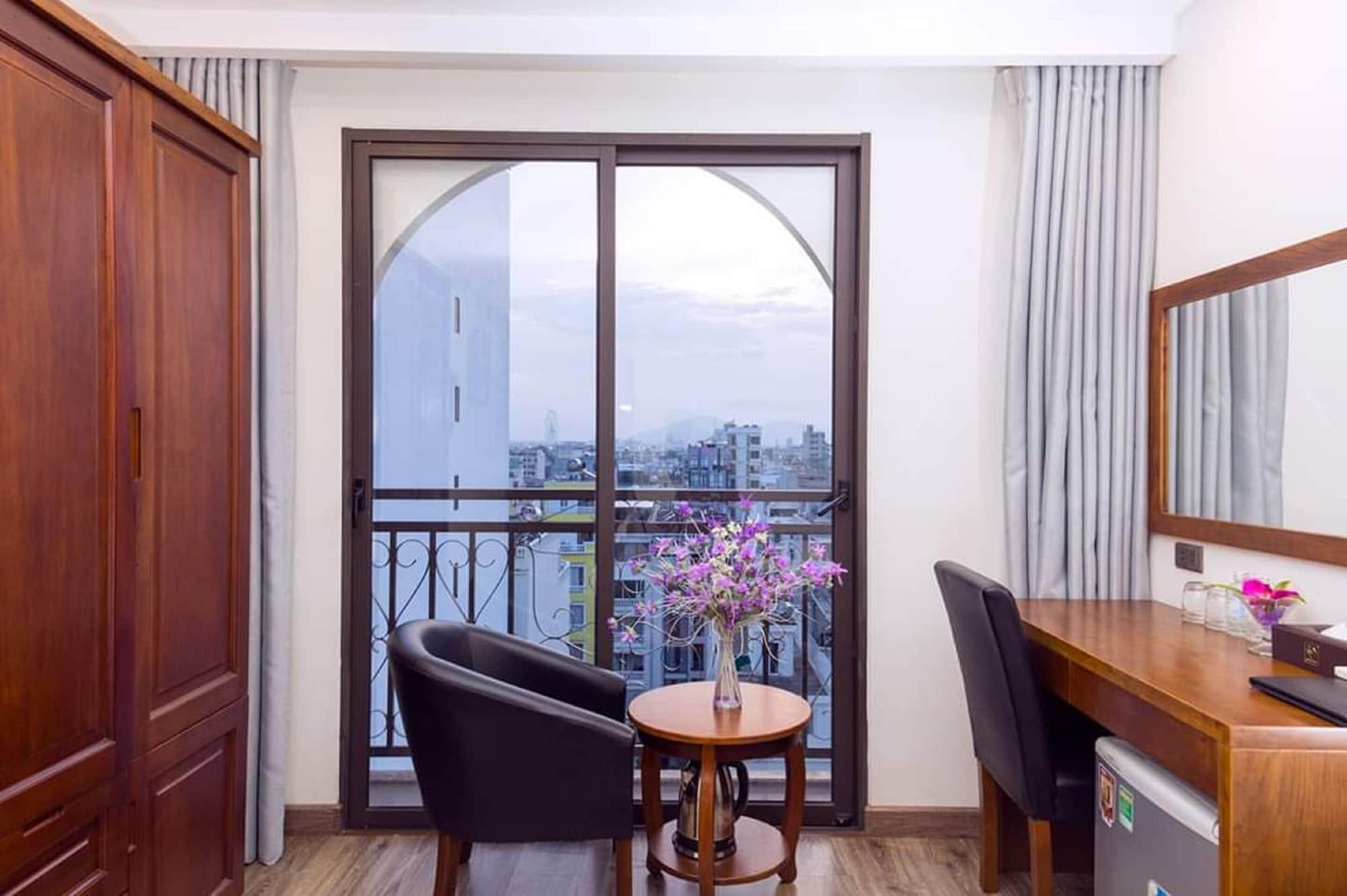 Royal Charm Hotel Da Nang Exterior photo