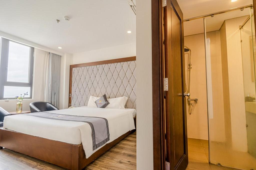 Royal Charm Hotel Da Nang Exterior photo